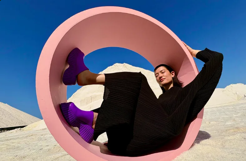 Apple Maxbook Neo comes with 500 nits of brightness and the 33.02 cm (13″) Liquid Retina display