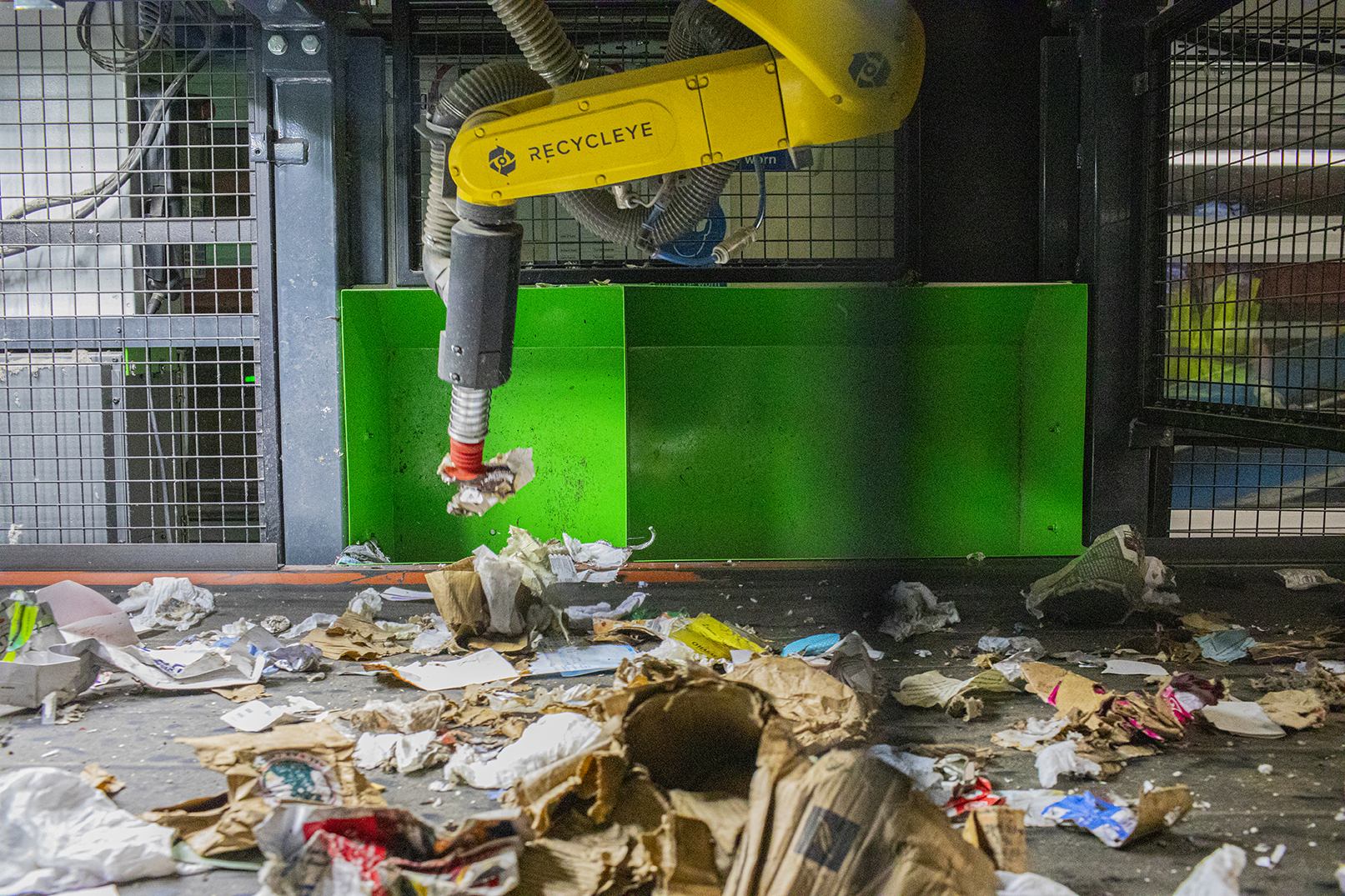 These AI robots by Recycleye can sort your trash better than humans