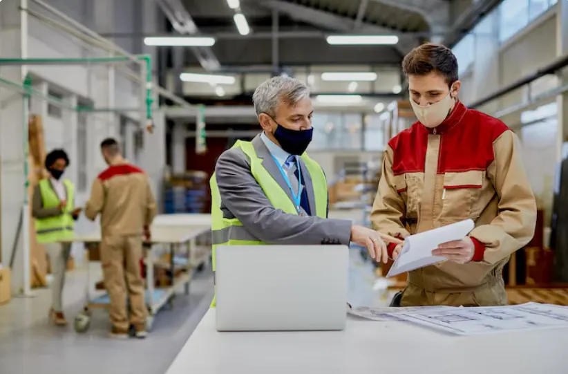 Whether you run a five-tech plumbing crew or a 100-person HVAC operation, this guide compares the FSM platforms that deliver the best scheduling, dispatching, automation, and long-term value.
