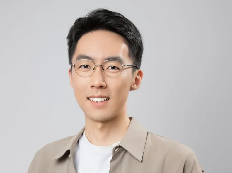 Ropedia's Co-founder & CEO, Zhaoxi Chen